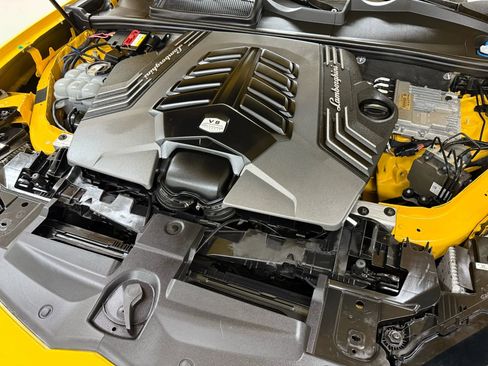 Used 2020 Lamborghini Urus image 57