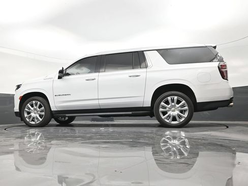 Used 2022 Chevrolet Suburban High Country RWD image 20