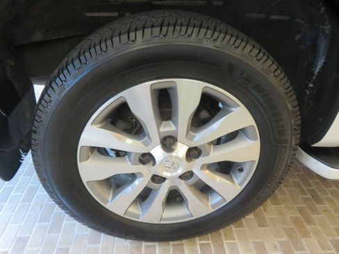 Used 2012 Toyota Sequoia Platinum AWD/4WD image 9