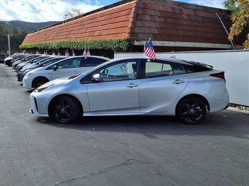 Certified 2019 Toyota Prius XLE image 3