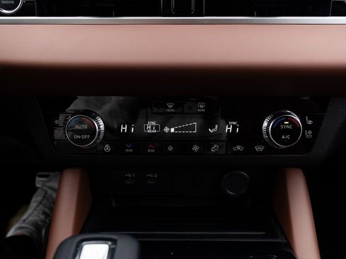 New 2026 Mitsubishi Outlander SEL image 16