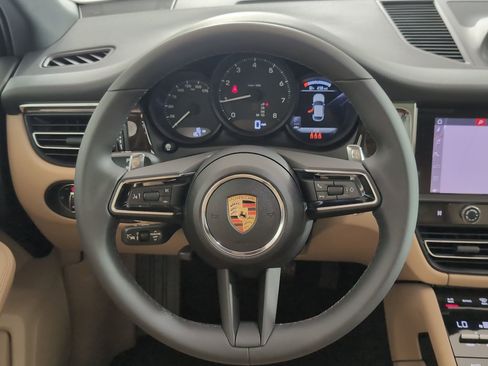 Certified 2025 Porsche Macan image 21