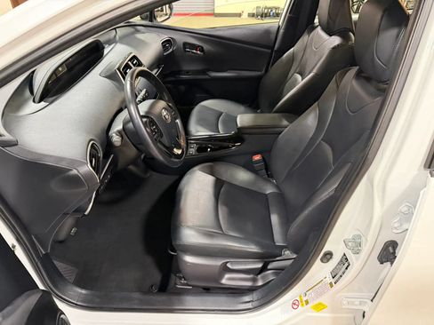 Used 2022 Toyota Prius XLE AWD/4WD image 29