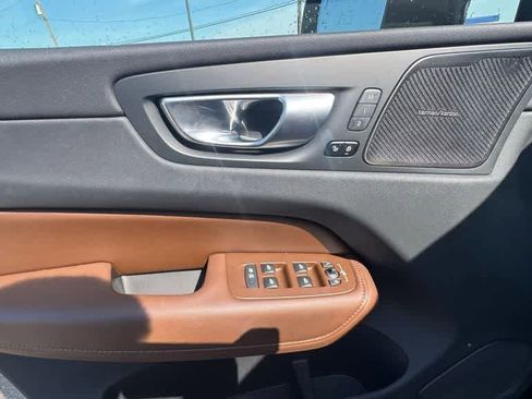 Used 2023 Volvo XC60 B5 Plus w/ Protection Package Premier FWD image 18