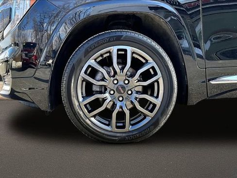 Certified 2024 GMC Terrain Denali w/ Black Diamond Edition image 8