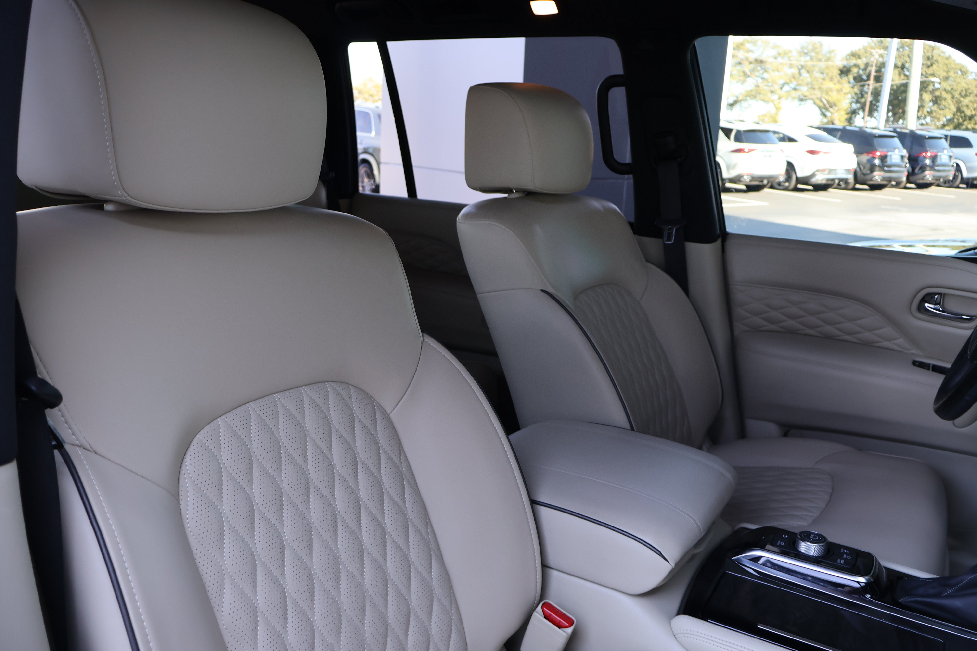 Used 2022 INFINITI QX80 Sensory w/ All-Season Package AWD/4WD image 34