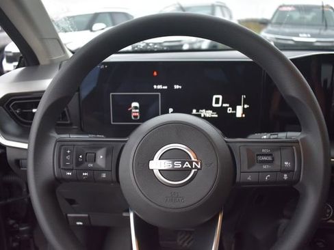 Used 2025 Nissan Kicks S AWD/4WD image 24