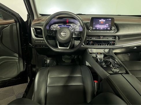 Used 2023 Nissan Rogue SV w/ SV Premium B Package image 12