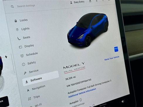 Used 2023 Tesla Model Y Performance image 12