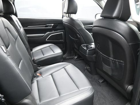 Used 2025 Kia Telluride S FWD image 32