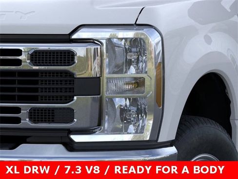 New 2025 Ford F350 XL w/ XL Chrome Package image 18