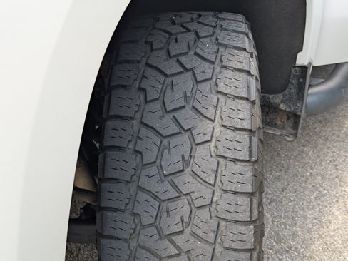Used 2019 Chevrolet Silverado 1500 LT Trail Boss AWD/4WD image 37