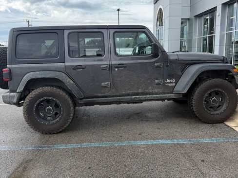 Used 2018 Jeep Wrangler Unlimited Sport S AWD/4WD image 7