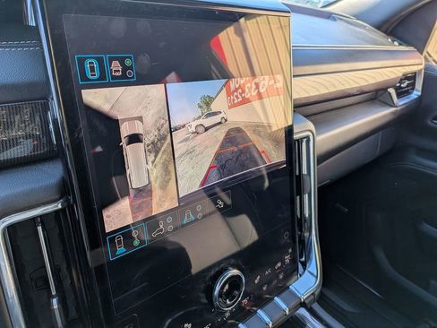 Certified 2025 GMC Yukon XL Elevation image 21