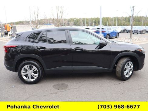 Certified 2024 Chevrolet Trax LS w/ Driver Confidence Package image 8