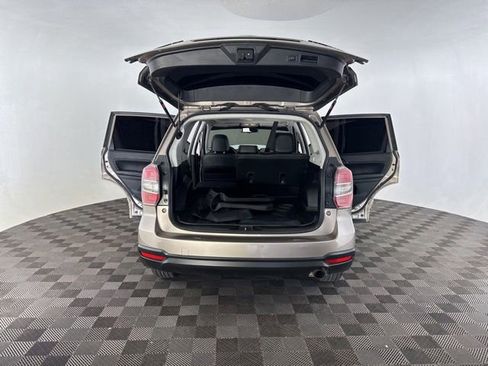 Used 2014 Subaru Forester 2.5i Touring AWD/4WD image 18