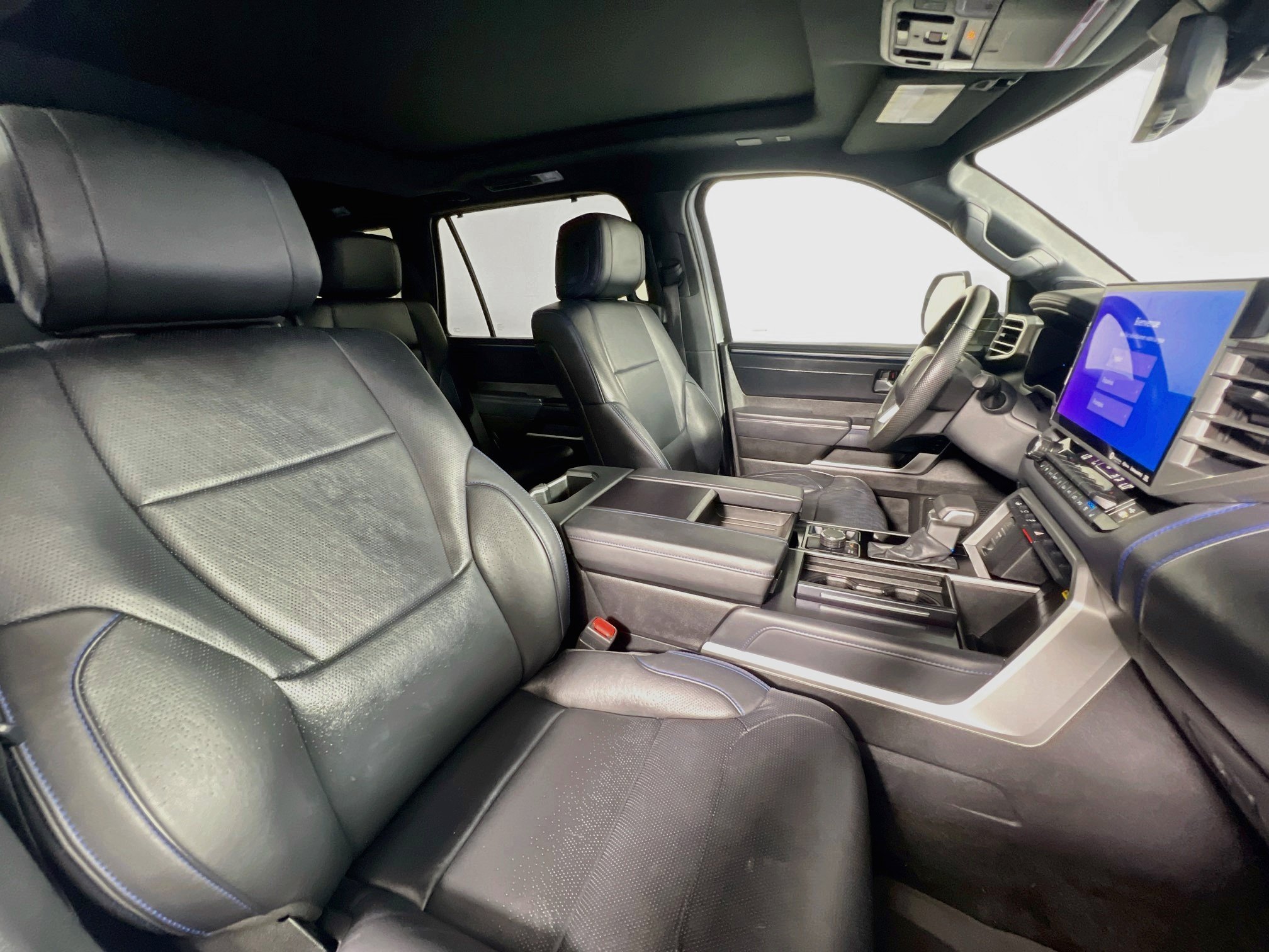 Used 2024 Toyota Sequoia Platinum AWD/4WD image 30