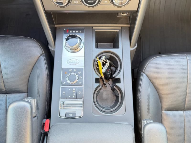 Used 2020 Land Rover Discovery Landmark AWD/4WD image 25