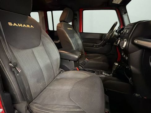 Used 2014 Jeep Wrangler Unlimited Sahara w/ Max Tow Package AWD/4WD image 9