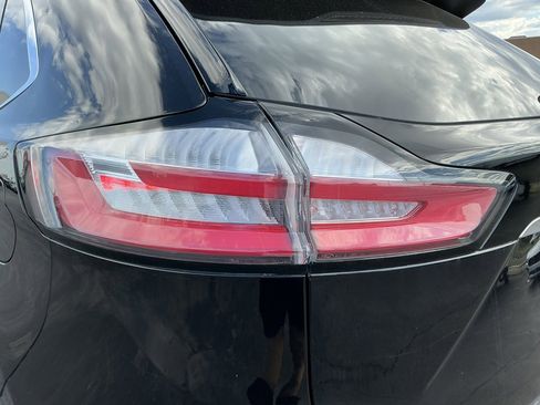 Used 2020 Ford Edge SEL image 17