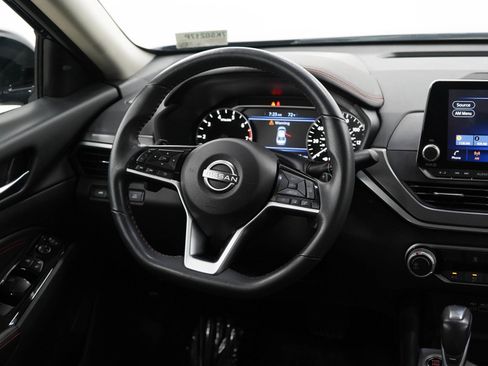 Used 2023 Nissan Altima 2.5 SR AWD/4WD image 14