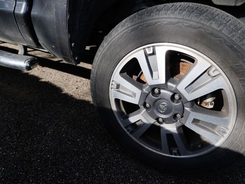 Used 2021 Toyota Tundra Platinum image 12