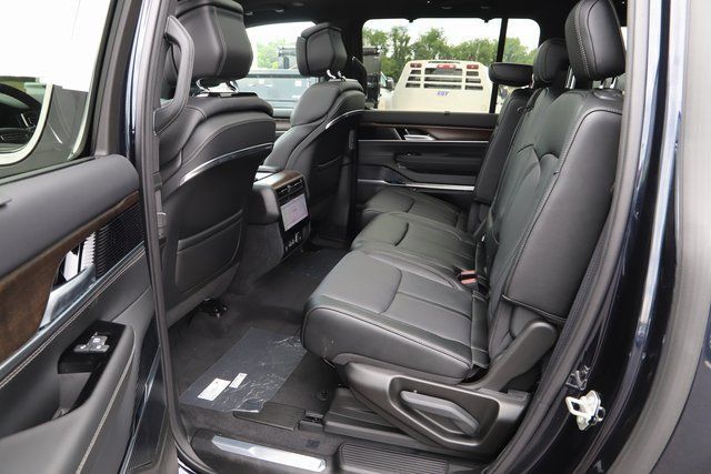 Used 2024 Jeep Grand Wagoneer L 4WD w/ Convenience Group III image 23