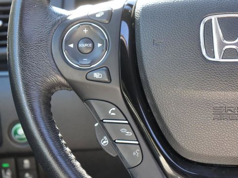 Used 2016 Honda Pilot Touring image 28