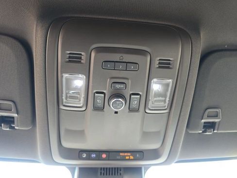 Certified 2024 GMC Yukon SLT w/ SLT Luxury Package image 19