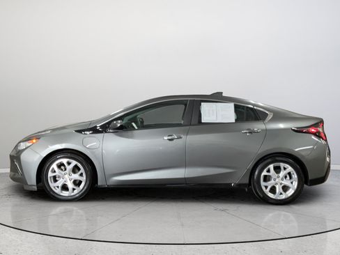 Used 2016 Chevrolet Volt Premier w/ Driver Confidence Package FWD image 10