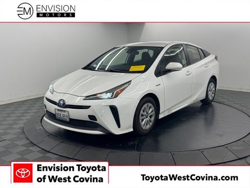 Used 2021 Toyota Prius LE FWD image 1