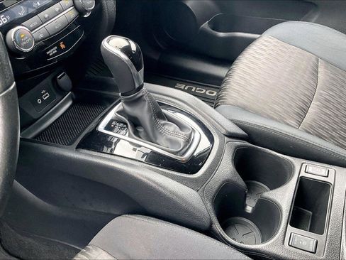 Used 2018 Nissan Rogue SV FWD image 17