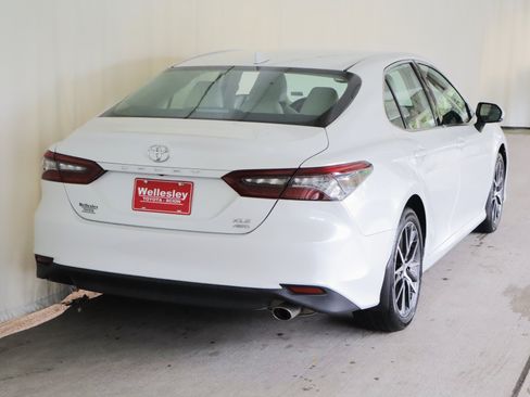 Used 2023 Toyota Camry XLE AWD/4WD image 6