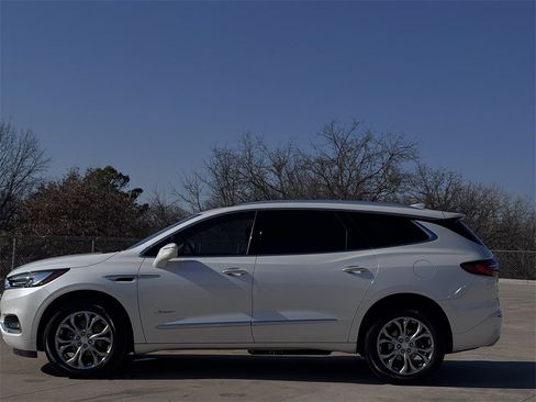 Used 2020 Buick Enclave Avenir image 3