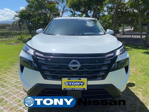 New 2026 Nissan Rogue SV FWD image 2