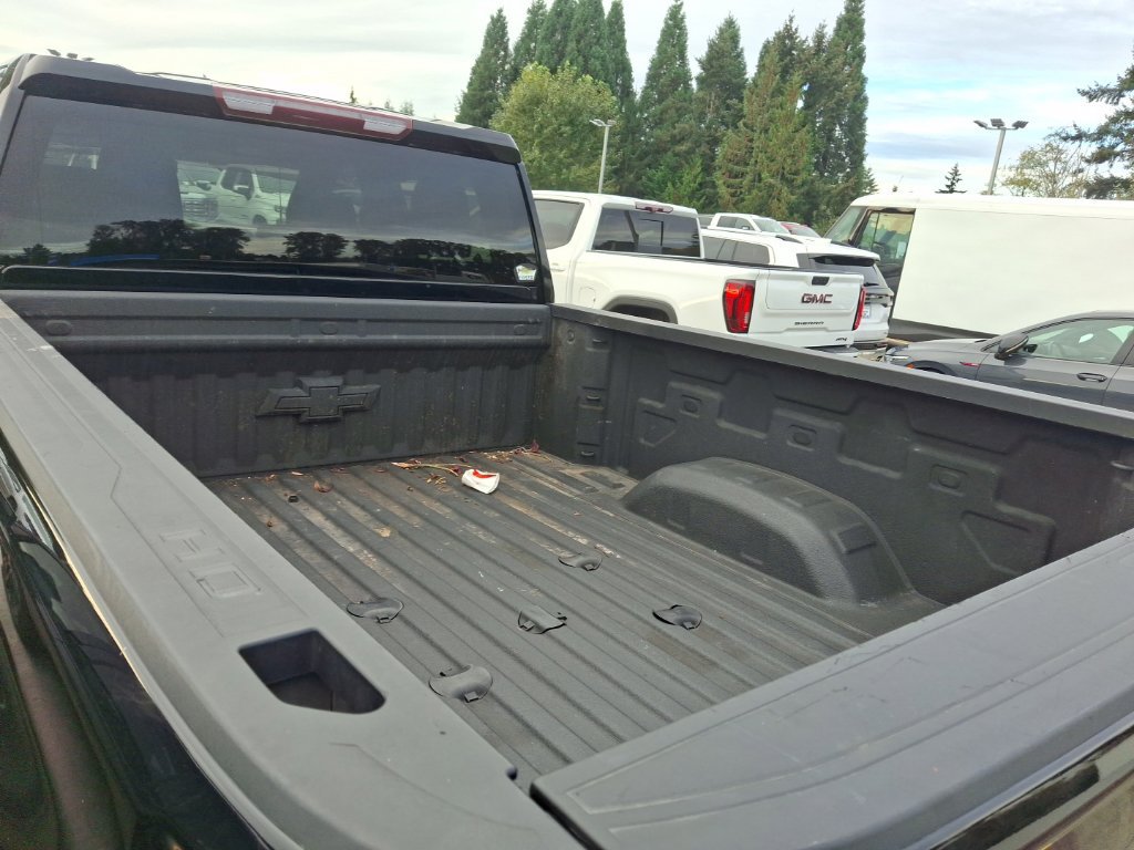 Used 2021 Chevrolet Silverado 2500 LT w/ Midnight Edition AWD/4WD image 11