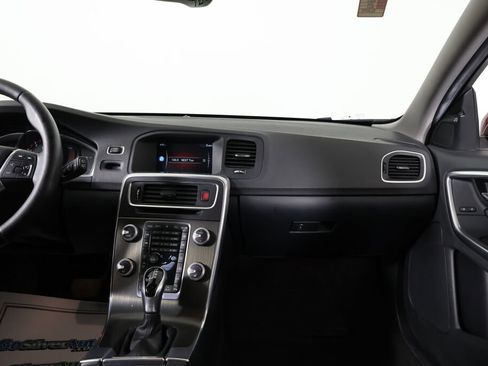 Used 2015 Volvo V60 T5 Premier image 29