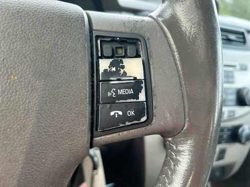Used 2009 Ford Focus SEL FWD image 14