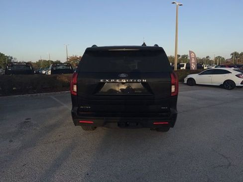 Used 2025 Ford Expedition Max Active image 6