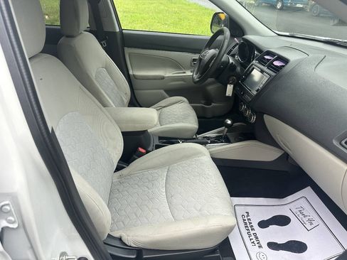 Used 2020 Mitsubishi Outlander Sport ES FWD image 9