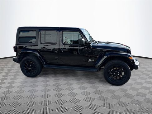 Used 2023 Jeep Wrangler Unlimited Sahara w/ Cold Weather Group image 5