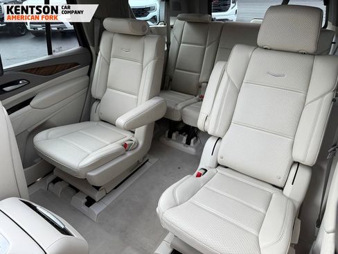 Used 2024 Cadillac Escalade Sport Platinum w/ LPO, ONYX Package image 38