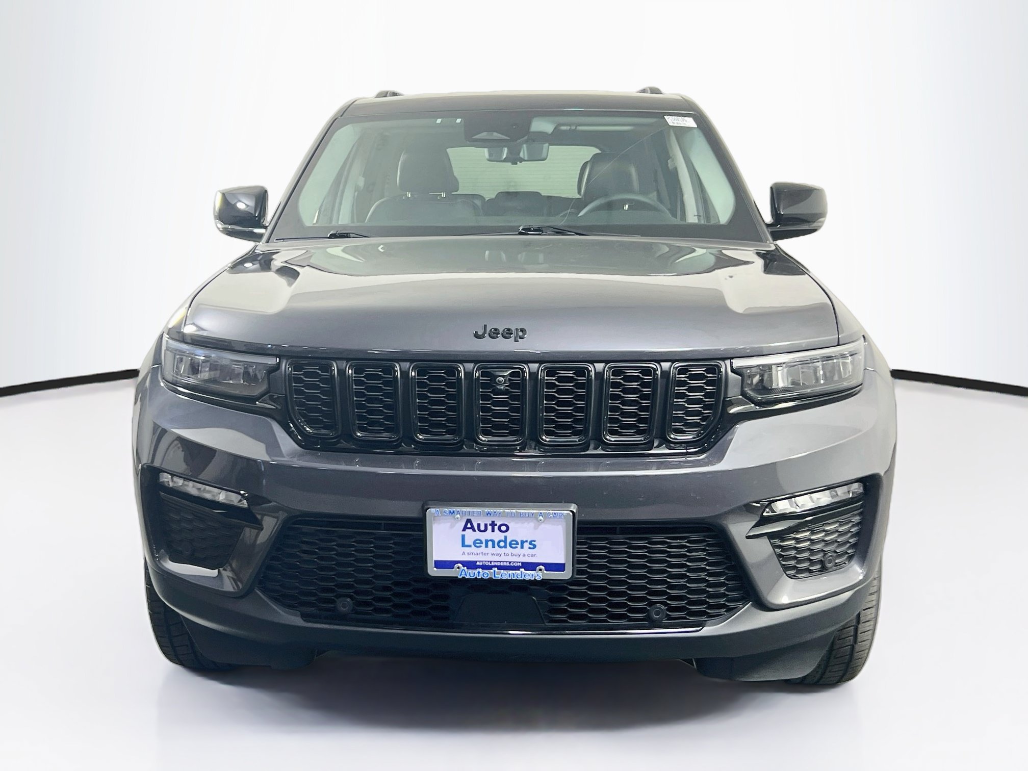Used 2023 Jeep Grand Cherokee Limited w/ Luxury Tech Group II AWD/4WD image 2