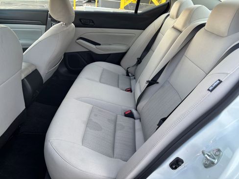 Used 2025 Nissan Altima 2.5 SV FWD image 27