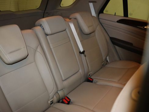 Used 2015 Mercedes-Benz ML 250 BlueTEC 4MATIC image 30