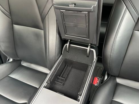 Used 2024 Tesla Model Y Long Range image 45