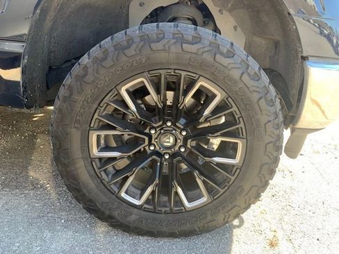 Used 2022 Ford F150 Lariat w/ Max Trailer Tow Package image 28