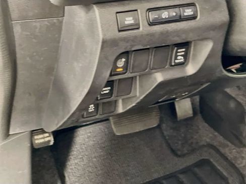 Used 2023 Nissan Frontier SV w/ SV Convenience Package RWD image 11