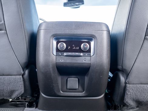 Used 2023 GMC Yukon XL Denali RWD image 10