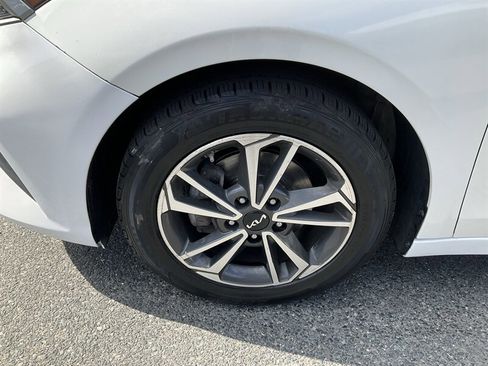 Used 2023 Kia Forte LXS FWD image 11